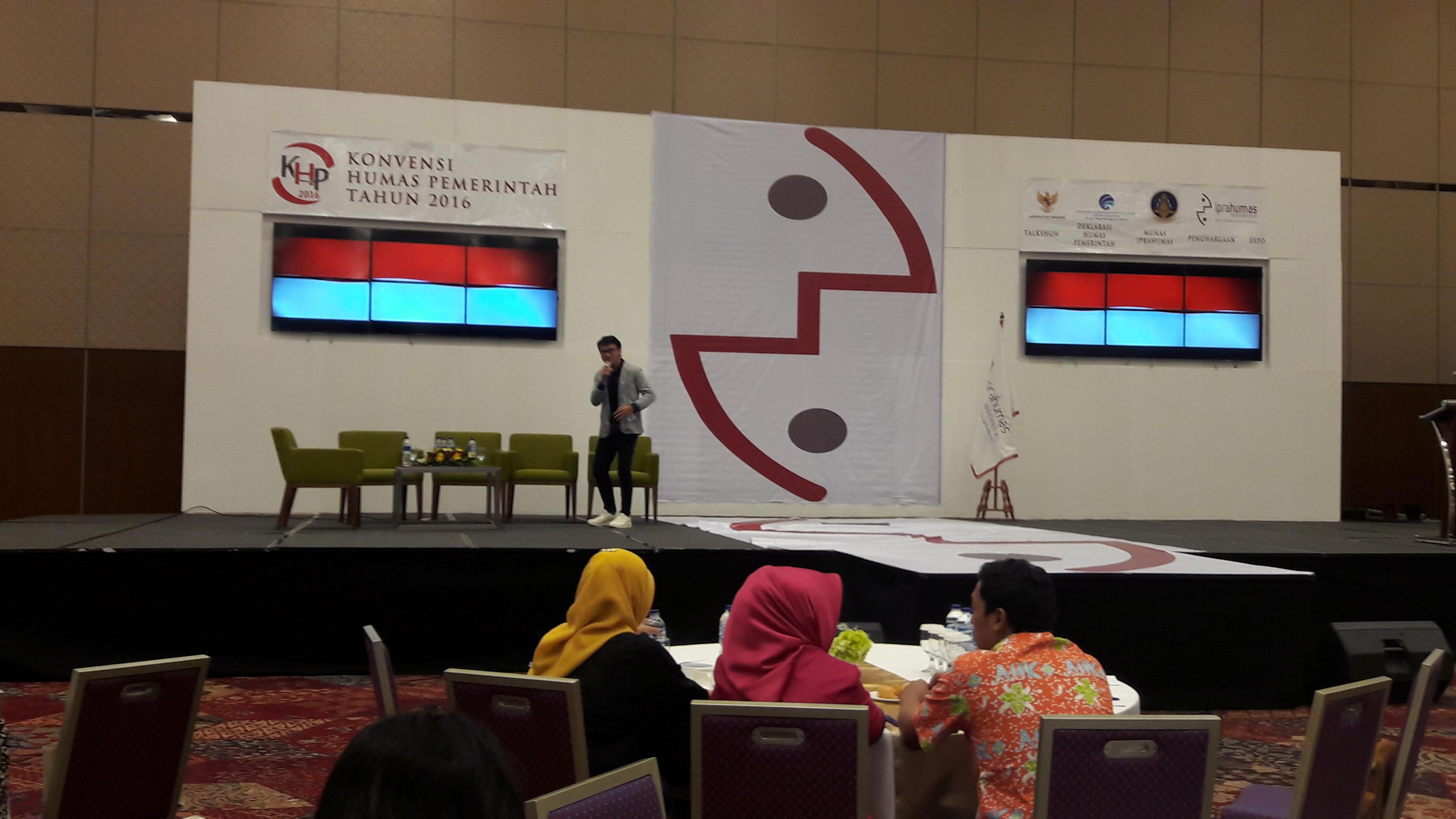 Lomba News Program Presenter