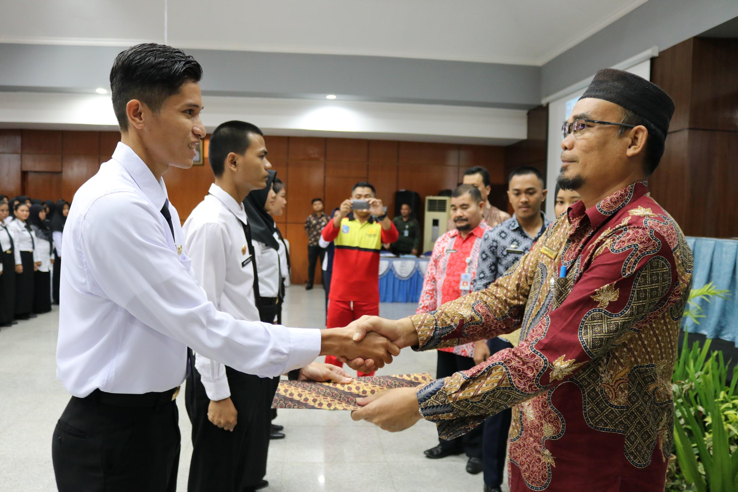 Gubernur Serahkan SK CPNS, Kepada CPNS tahun 2018