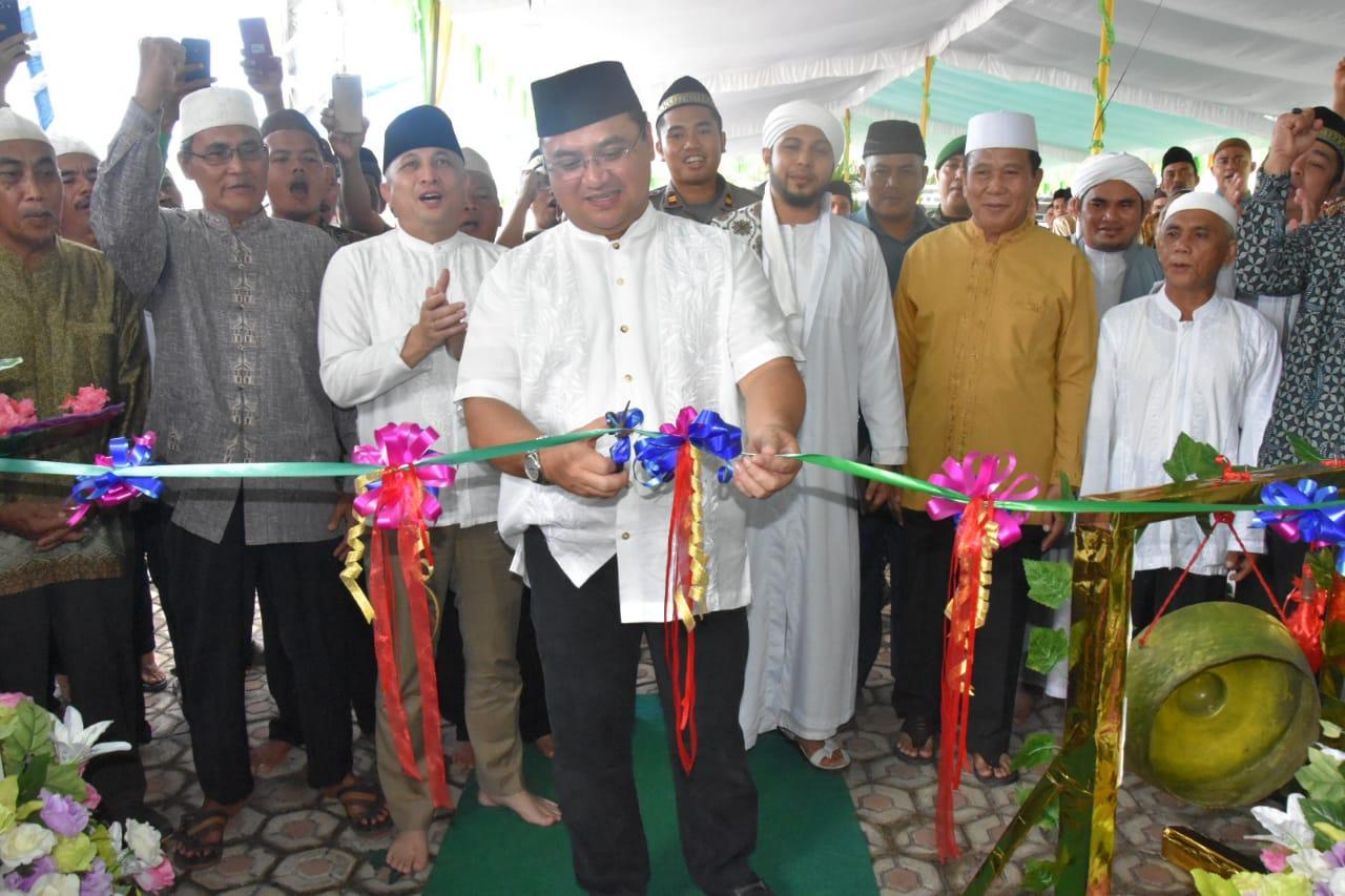 Gubernur Erzaldi Resmikan Masjid Fastabiqul Khoirot Desa Munggu 
