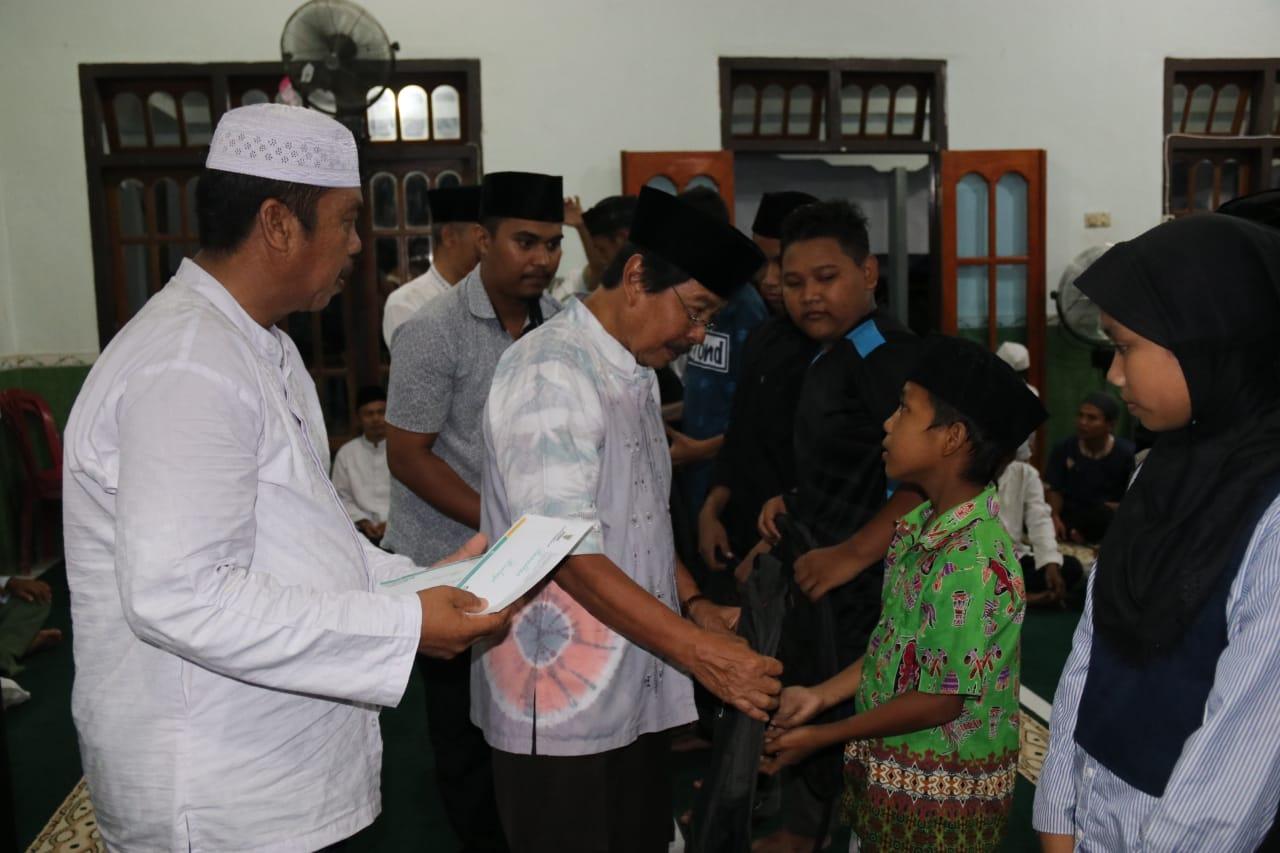 Wagub Buka Bersama dan Berikan Bantuan ke Masjid Al -Furqon Desa Kelubi, Kecamatan Manggar, 