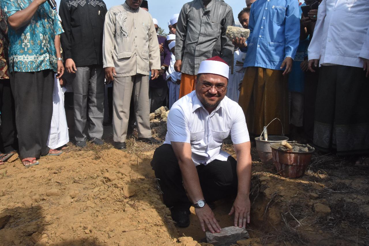 Gubernur Letakan Batu Pertama Pembangunan Asrama Ponpes At-Toybah Balun Ijuk