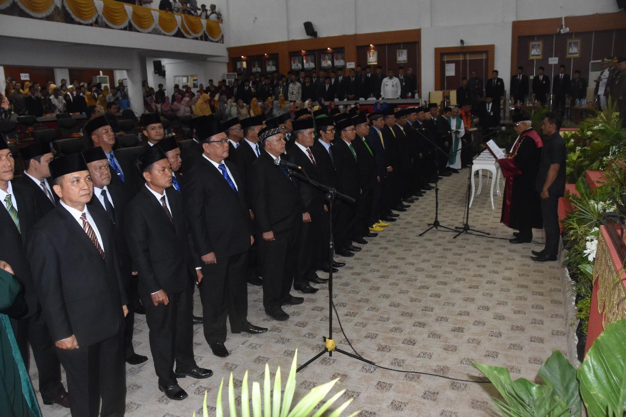 45 Anggota DPRD Babel, Periode 2019-2024 mengucapkan Sumpah dan Janji