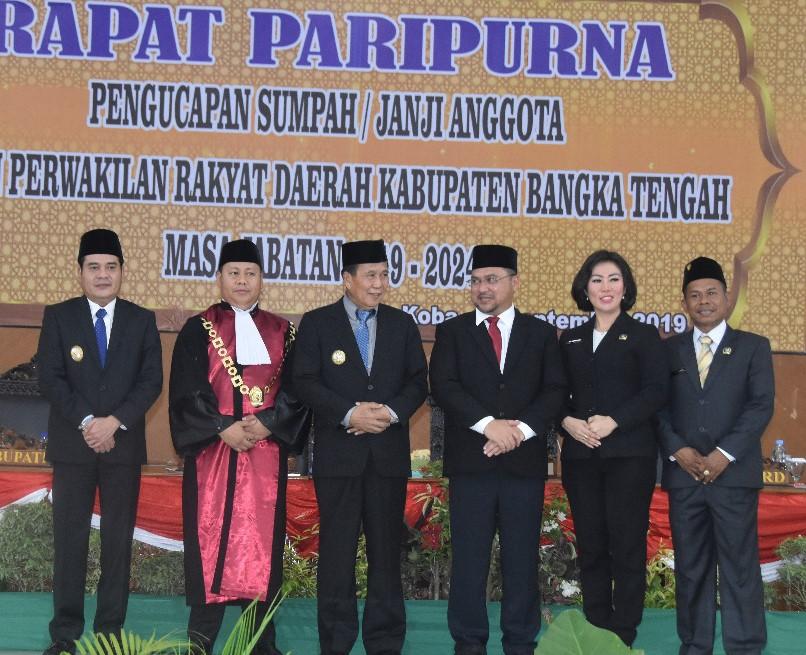 Gubernur Bacakan Puisi “Tak Ada Yang Sempurna” di Rapat Paripurna DPRD Bangka Tengah 
