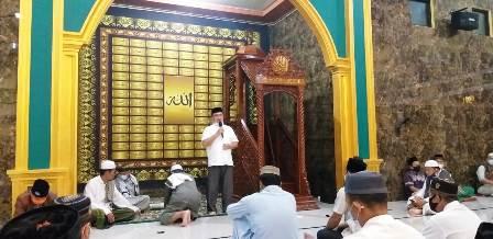Gubernur Ajak Masyarakat Berkomitmen dan Konsisten Dalam Beribadah