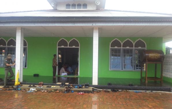 Masjid Al Furqon Desa Tiram Tukak Sadai Kabupaten Bangka Selatan pada acara Safari Jumat, 20 November 2015 Masjid Al Furqon Desa Tiram Tukak Sadai Kabupaten Bangka Selatan pada acara Safari Jumat, 20 November 2015