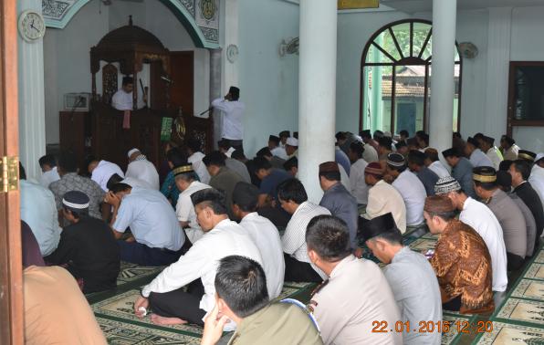 Khotbah Jumat dengan Khotib Drs. Sahirman Jumli, M.Si di Masjid Annur Desa Maras Senang Bakam Kabupaten Bangka